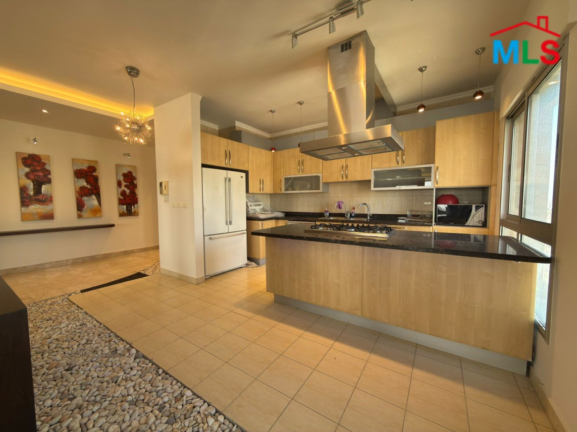 Elegant Apartment with City View For Rent in Achrafieh, Sassine