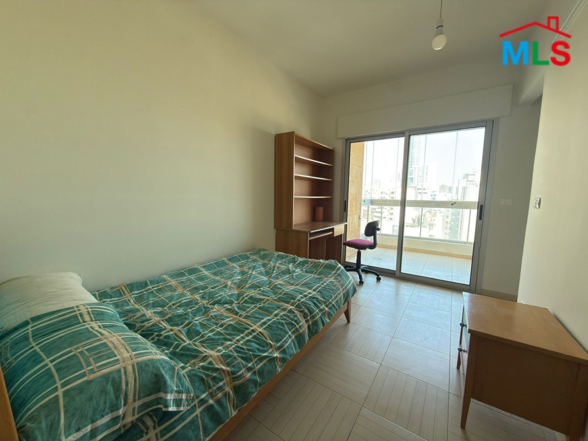Elegant Apartment with City View For Rent in Achrafieh, Sassine