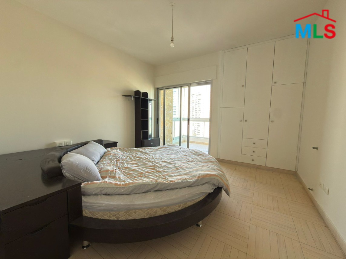 Elegant Apartment with City View For Rent in Achrafieh, Sassine