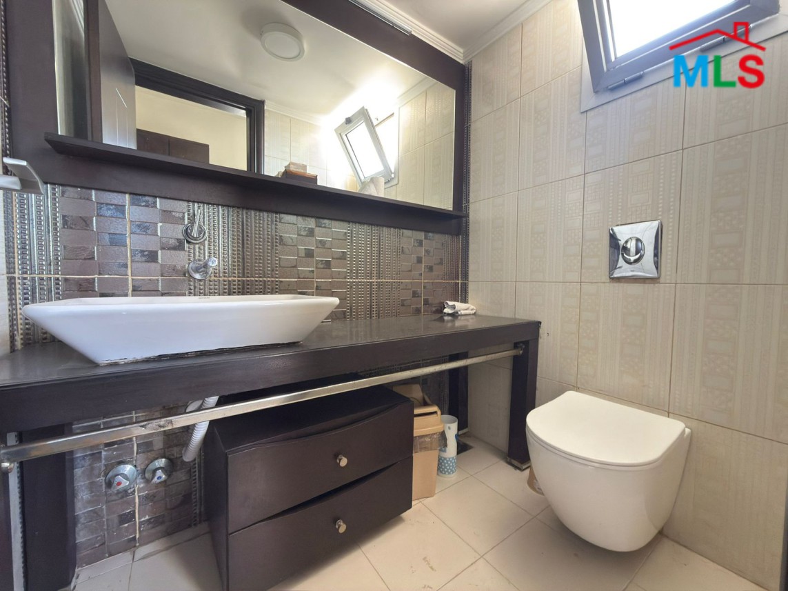 Elegant Apartment with City View For Rent in Achrafieh, Sassine
