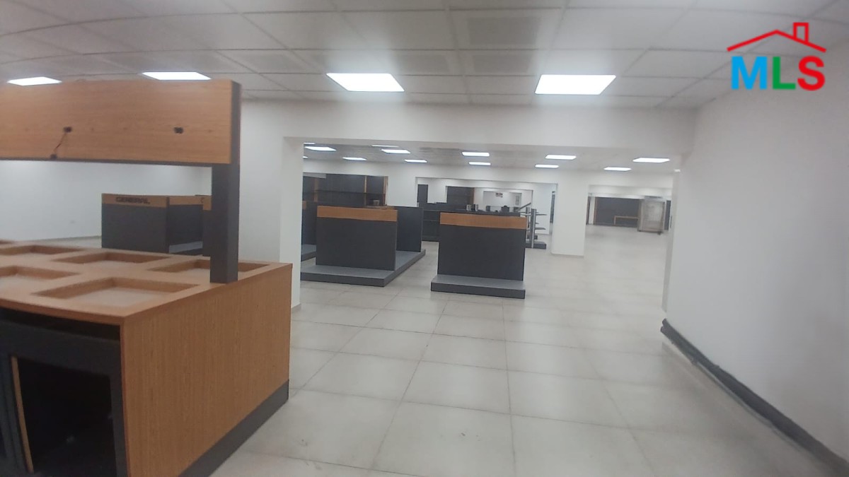 A 2,000 SQM Shop/Warehouse For Rent in Dora
