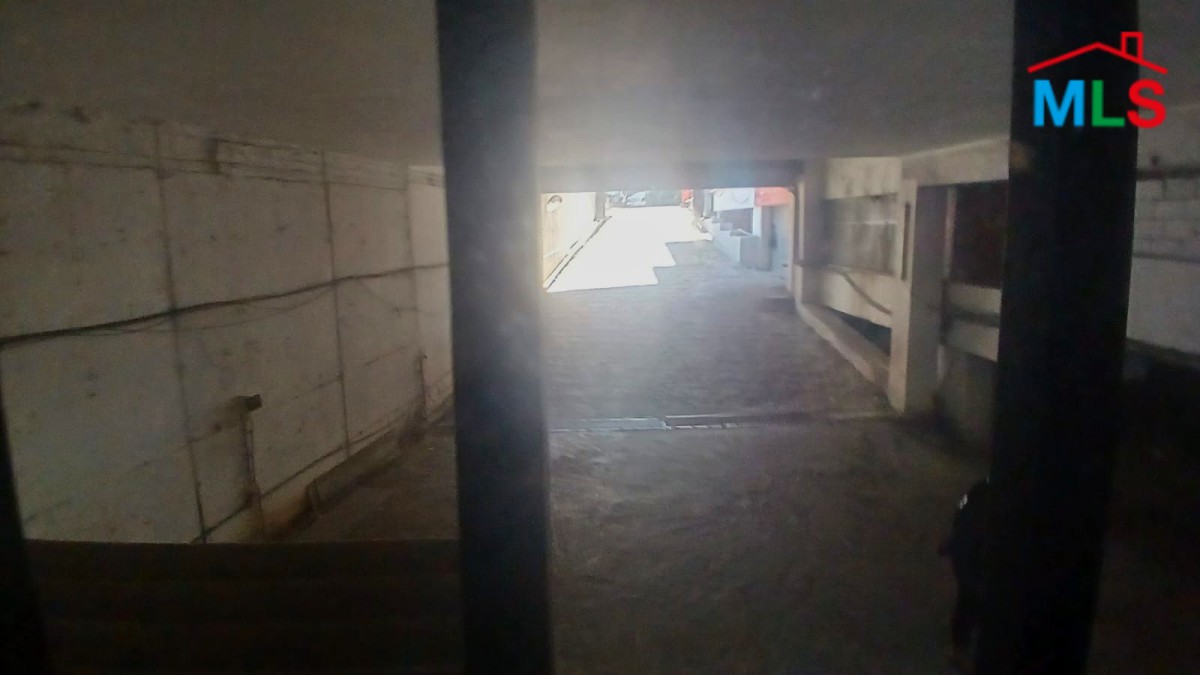 A 2,000 SQM Shop/Warehouse For Rent in Dora