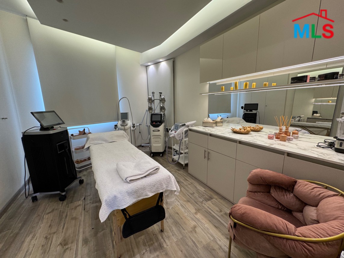 Beauty Clinic For Rent & Assets for Sale in Achrafieh, Charles Malek