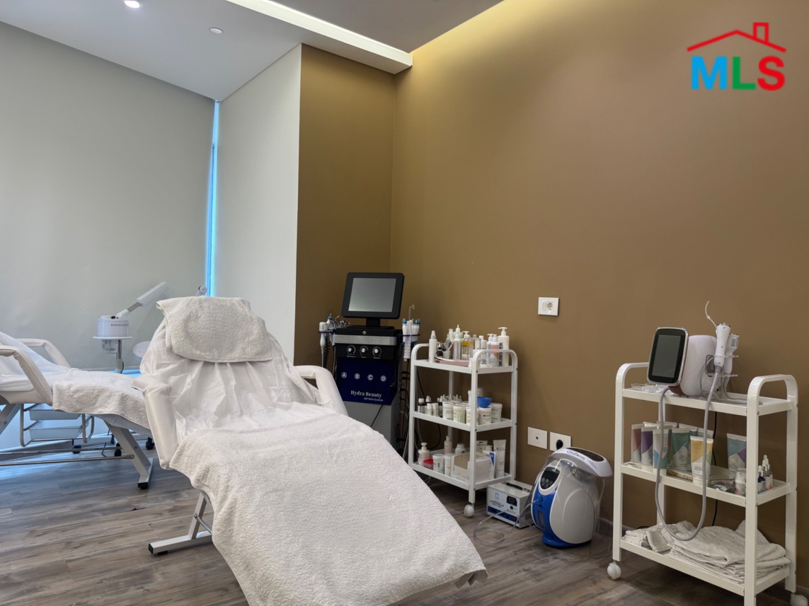 Beauty Clinic For Rent & Assets for Sale in Achrafieh, Charles Malek
