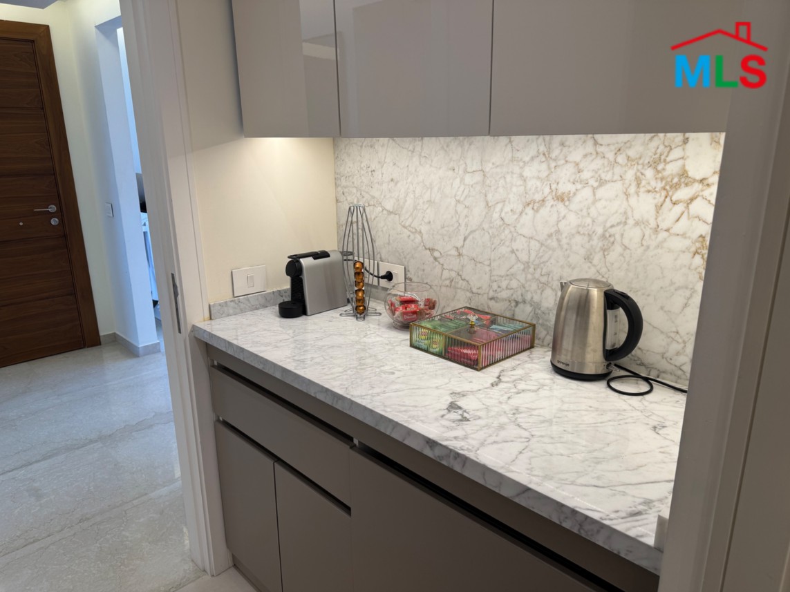 Beauty Clinic For Rent & Assets for Sale in Achrafieh, Charles Malek