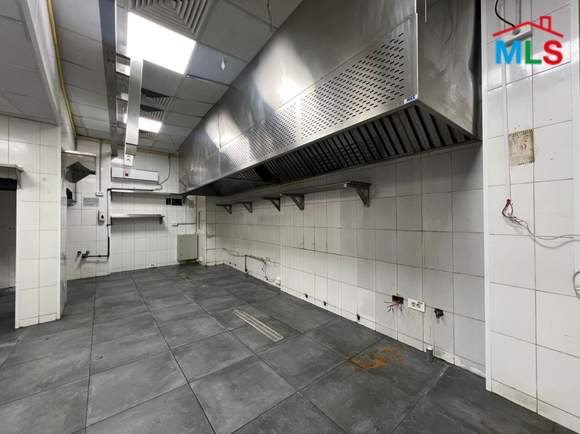 500 SQM Resto/Club with Terrace in Prime Location For Rent in Saifi
