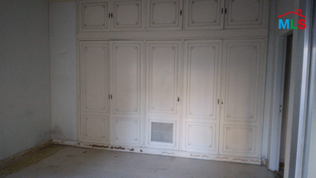 A 300 SQM Office For Rent in Zalka