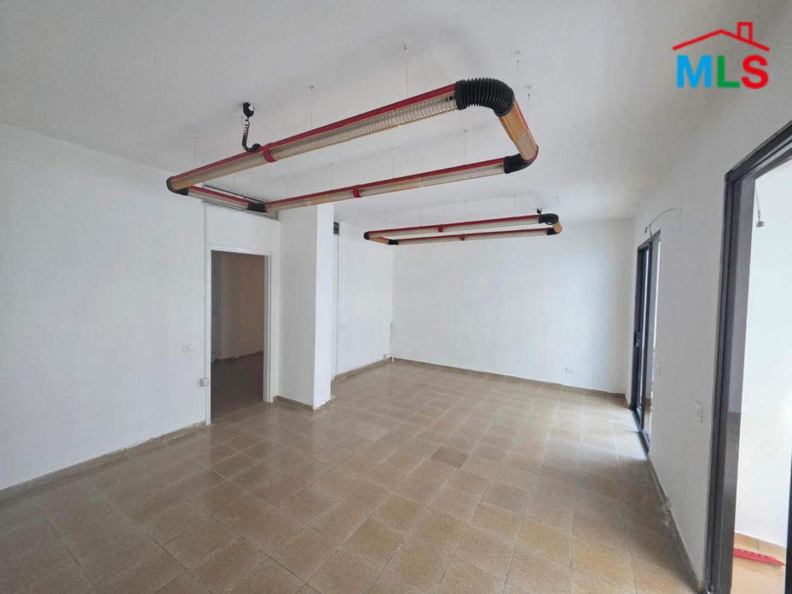 100 SQM Office For Rent in Achrafieh, Saydeh