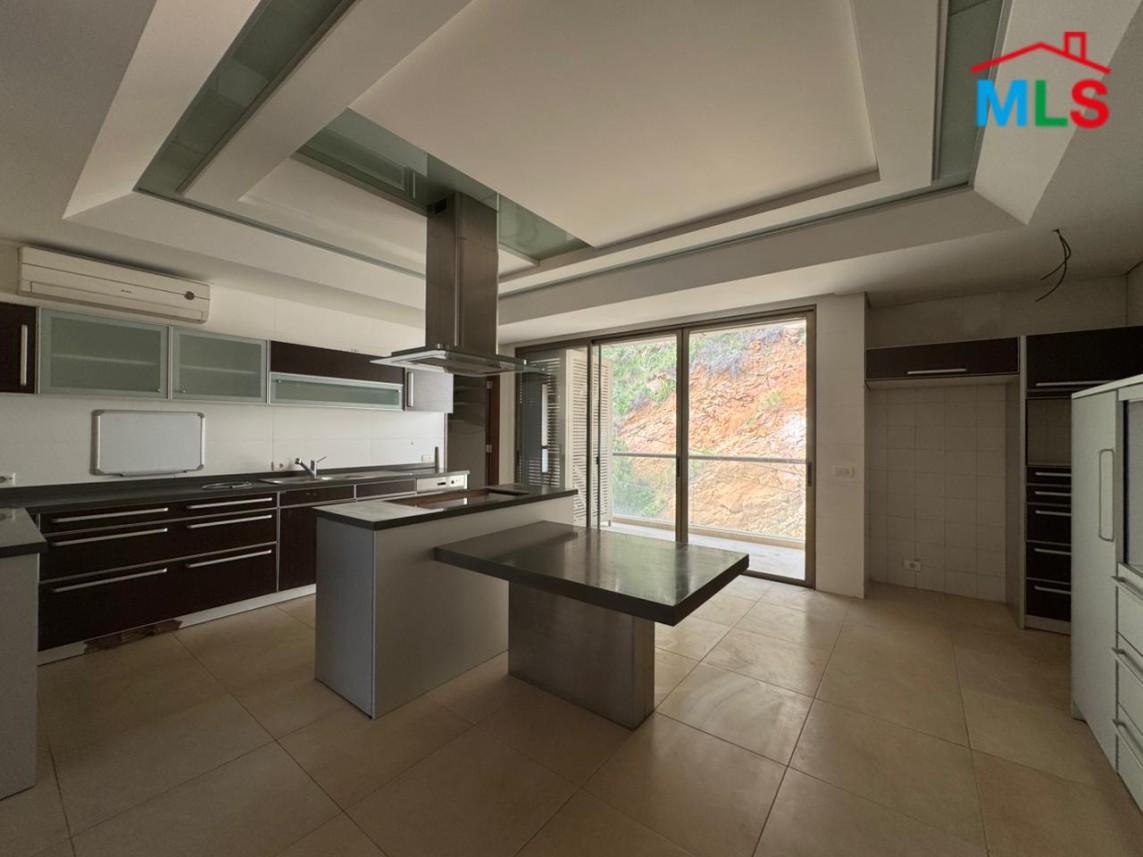 High-End & Decorated Apartment with Mountain View For Rent in Monteverde
