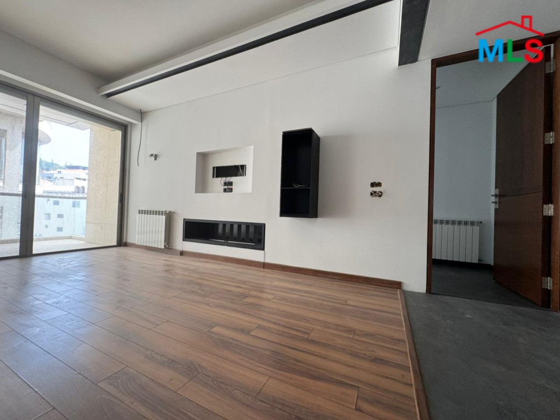 High-End & Decorated Apartment with Mountain View For Rent in Monteverde