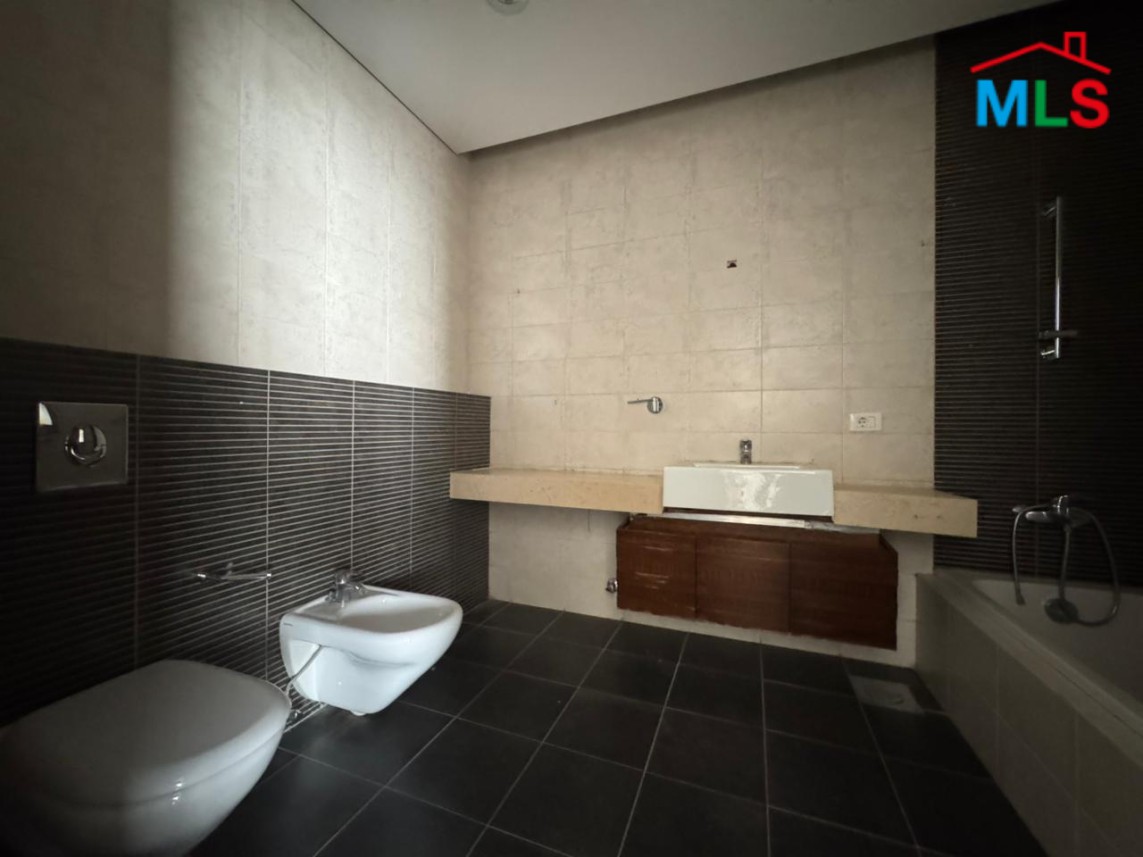 High-End & Decorated Apartment with Mountain View For Rent in Monteverde