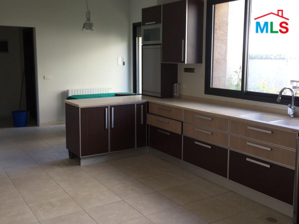 Furnished Villa With Garden & Mountain View For Rent in Shalimar, Baabdat