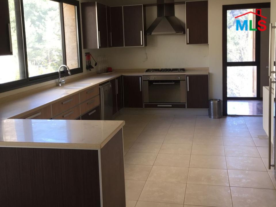 Furnished Villa With Garden & Mountain View For Rent in Shalimar, Baabdat
