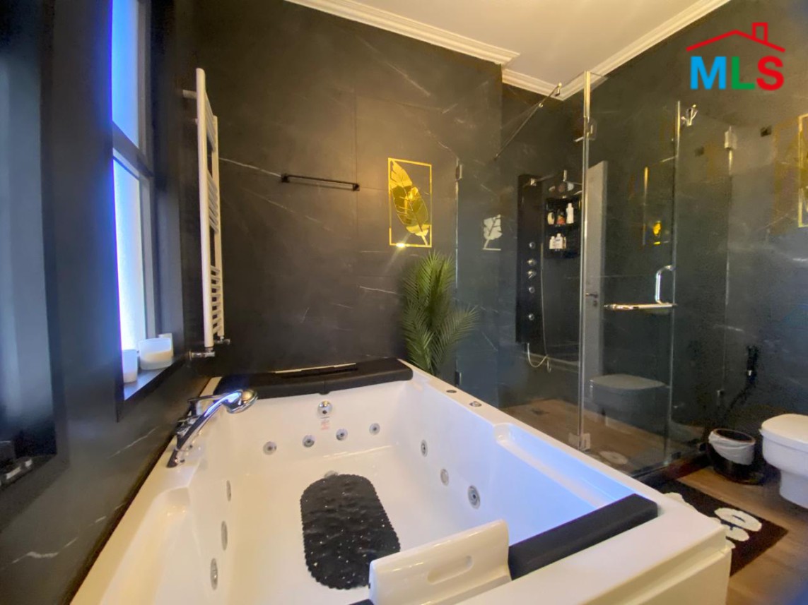 Luxury Living! Unfurnished 3-Bedroom Apartment For Rent in Uneso