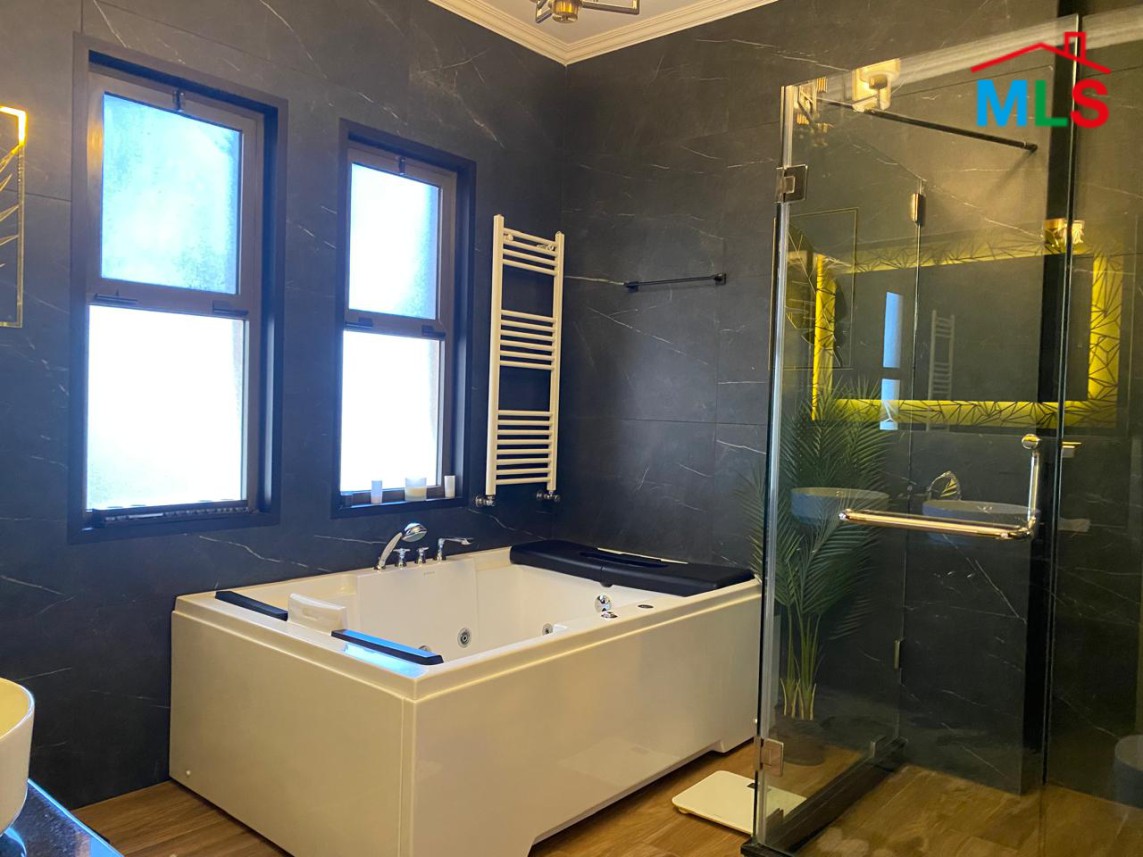 Luxury Living! Unfurnished 3-Bedroom Apartment For Rent in Uneso