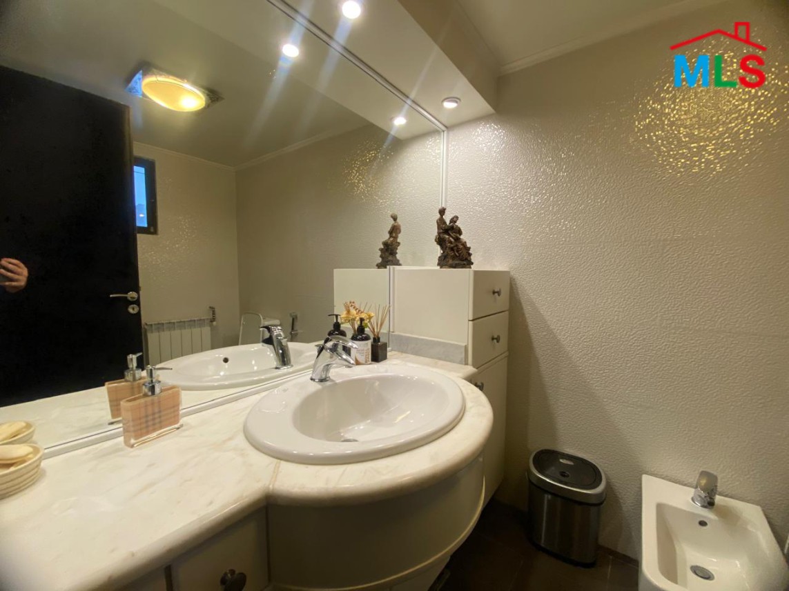 Luxury Living! Unfurnished 3-Bedroom Apartment For Rent in Uneso