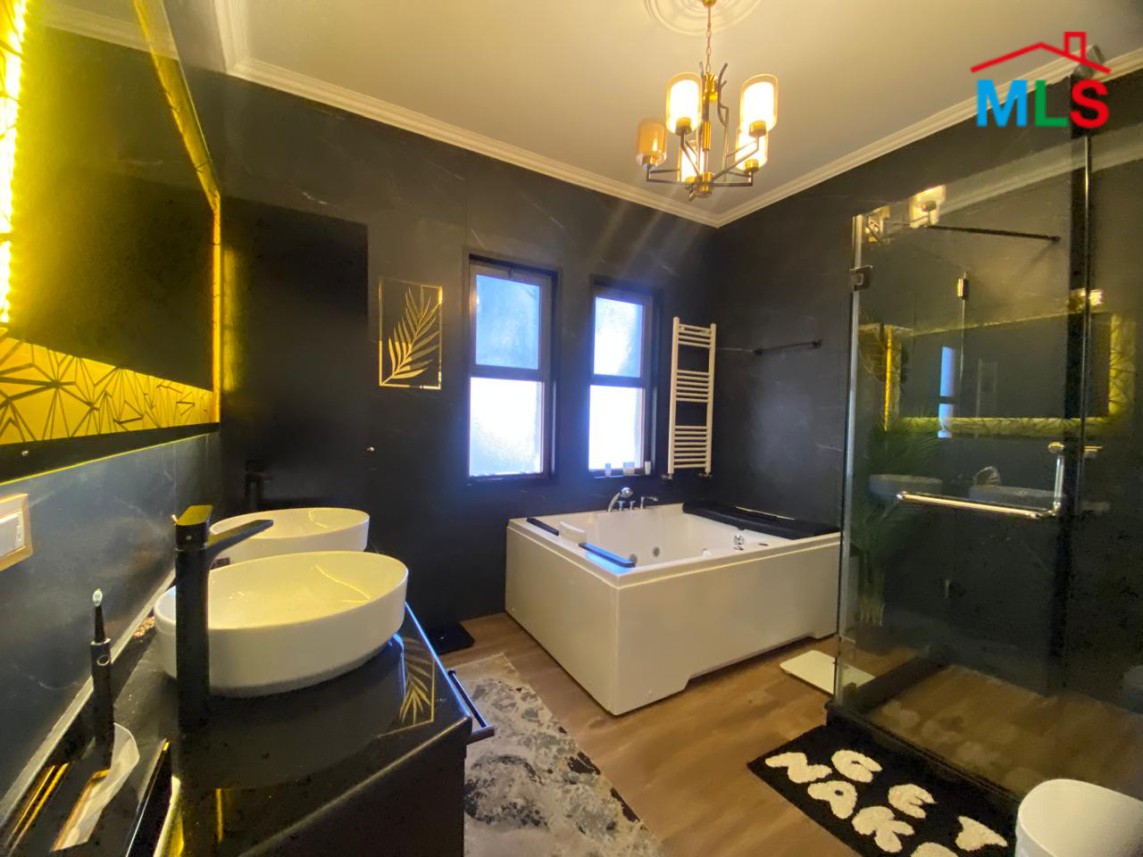 Luxury Living! Unfurnished 3-Bedroom Apartment For Rent in Uneso