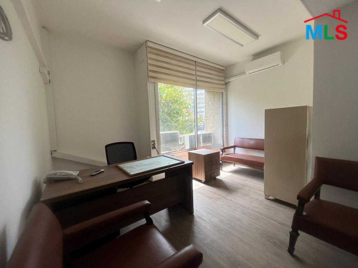 80 SQM Polyclinic For Rent in Achrafieh, Roum