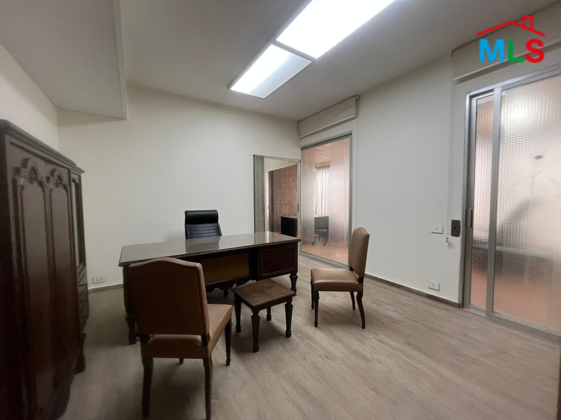 80 SQM Polyclinic For Rent in Achrafieh, Roum