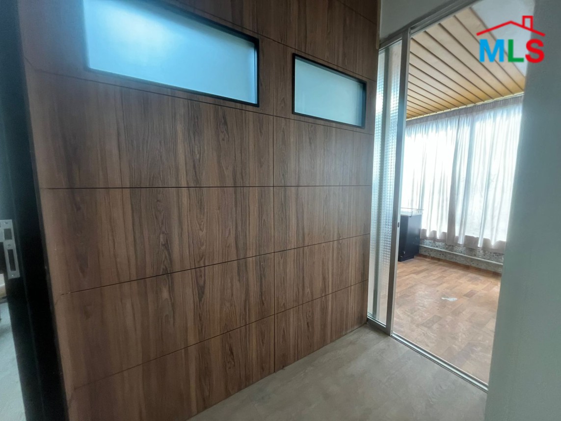 80 SQM Polyclinic For Rent in Achrafieh, Roum