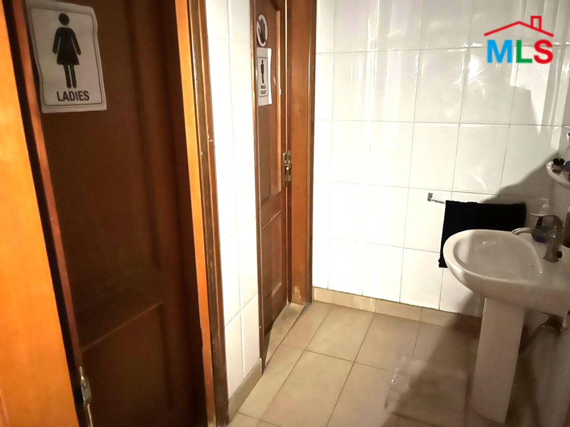 220 SQM Office For Rent in Sadat, Ras Beirut