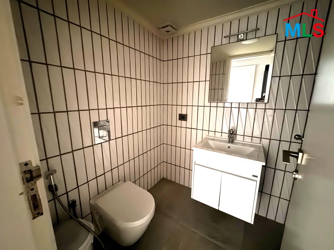 All-Inclusive! Furnished One Bedroom Apartment For Rent in Hamra, Ras Beirut