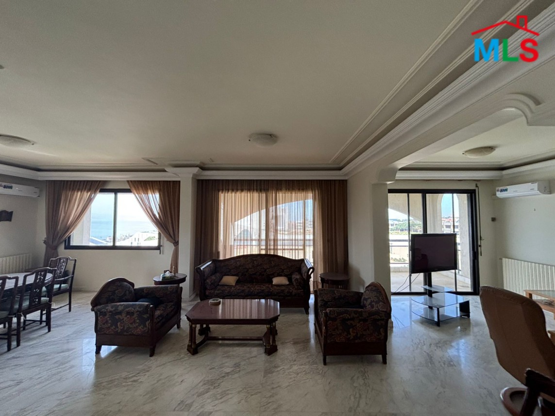 Spacious Apartment For Rent in Aoukar