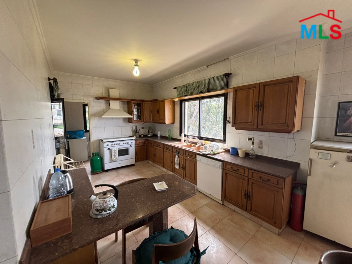 Spacious Apartment For Rent in Aoukar