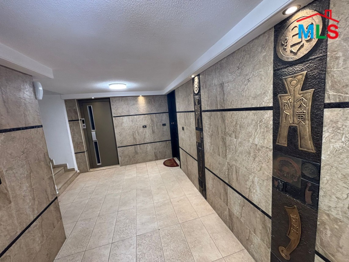 Spacious Apartment For Rent in Aoukar