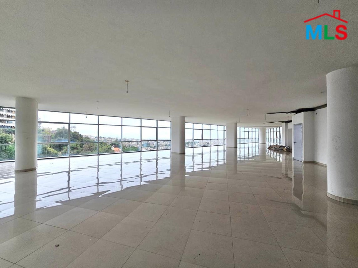 A 640 SQM Office For Rent in Mansourieh