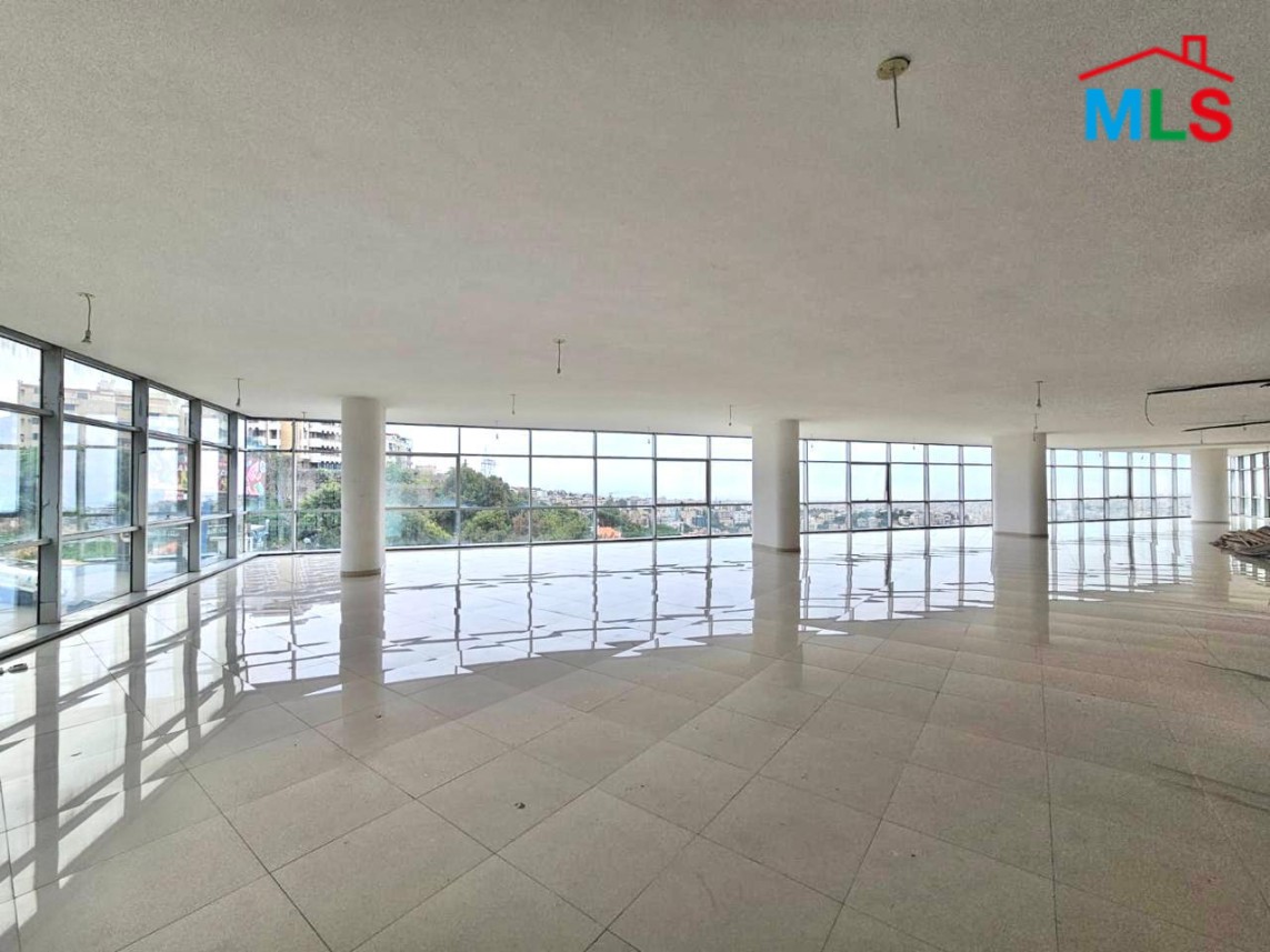 A 640 SQM Office For Rent in Mansourieh