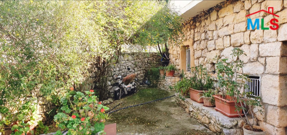 Furnished Traditional House With Garden For Rent in Batroun