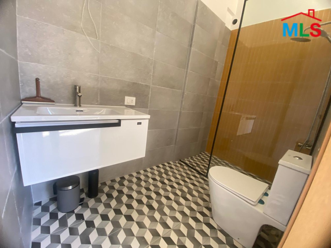 Cozy & Sunny Apartment For Rent in Verdun, Beirut