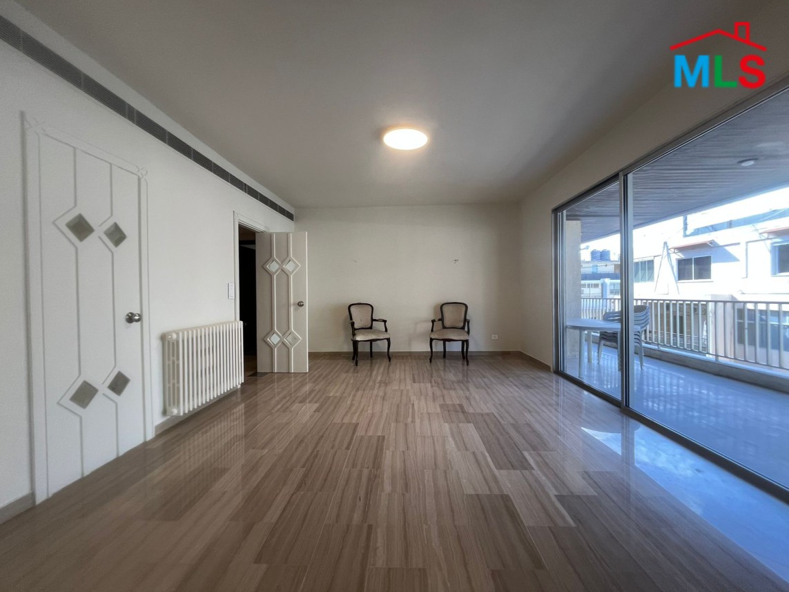 Apartment with City View For Rent in Achrafieh, Zahret El Ihsan