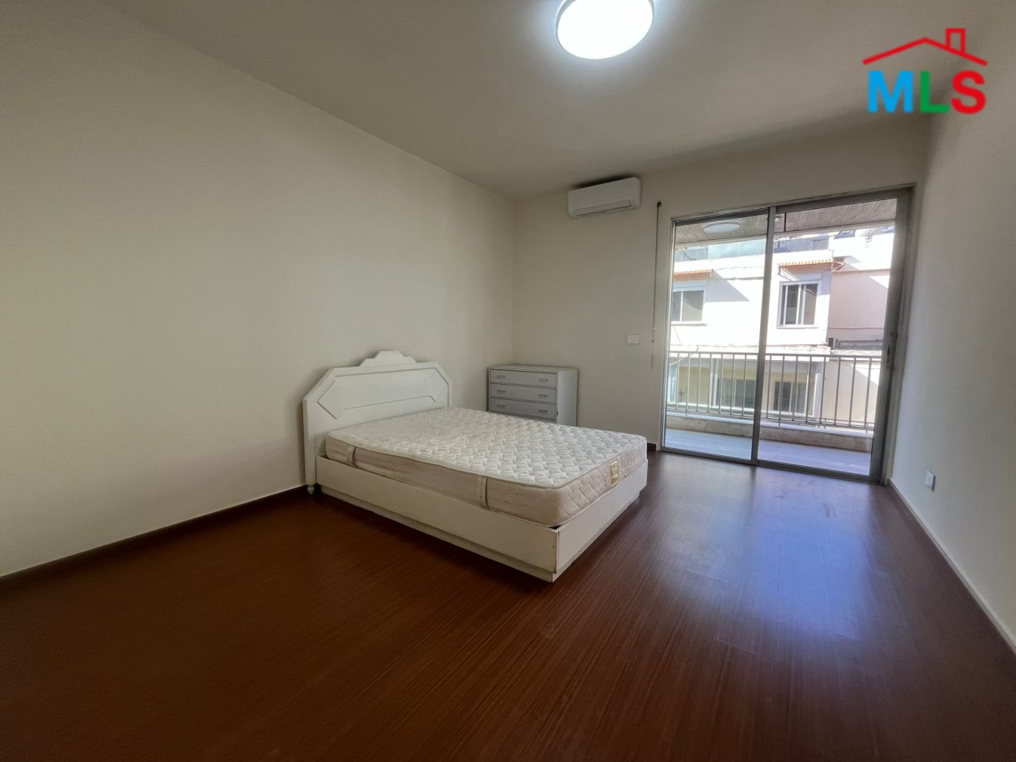 Apartment with City View For Rent in Achrafieh, Zahret El Ihsan