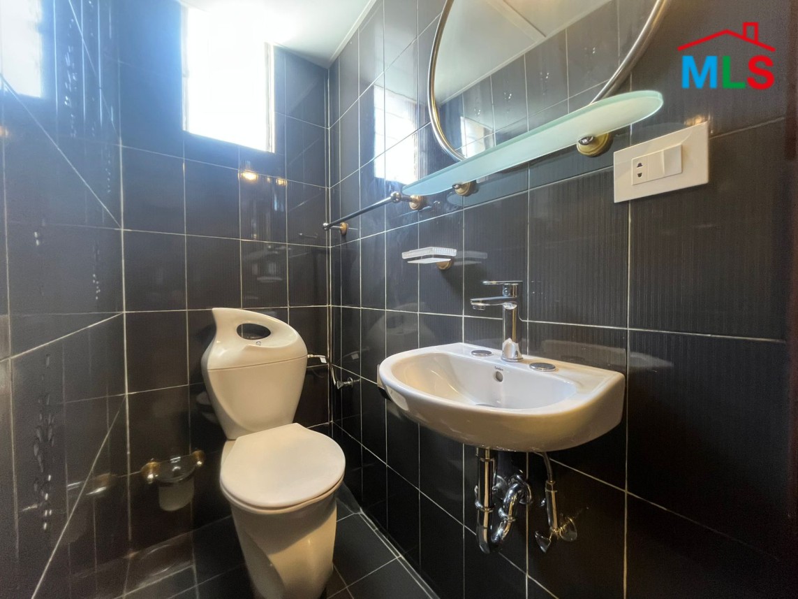 Apartment with City View For Rent in Achrafieh, Zahret El Ihsan