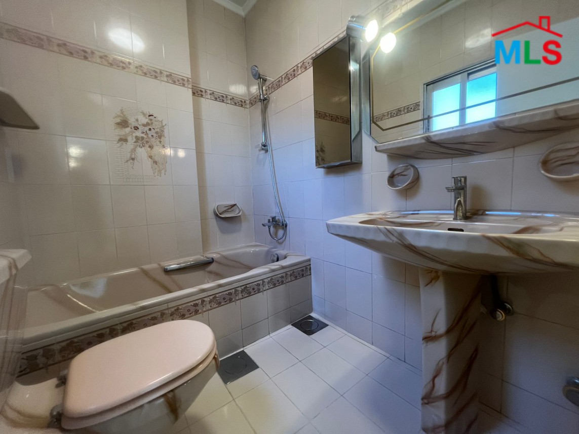 Apartment with City View For Rent in Achrafieh, Zahret El Ihsan
