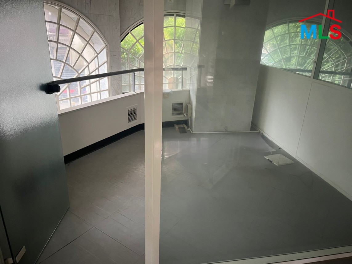 254 SQM Duplex Shop For Rent in Hamra, Ras Beirut