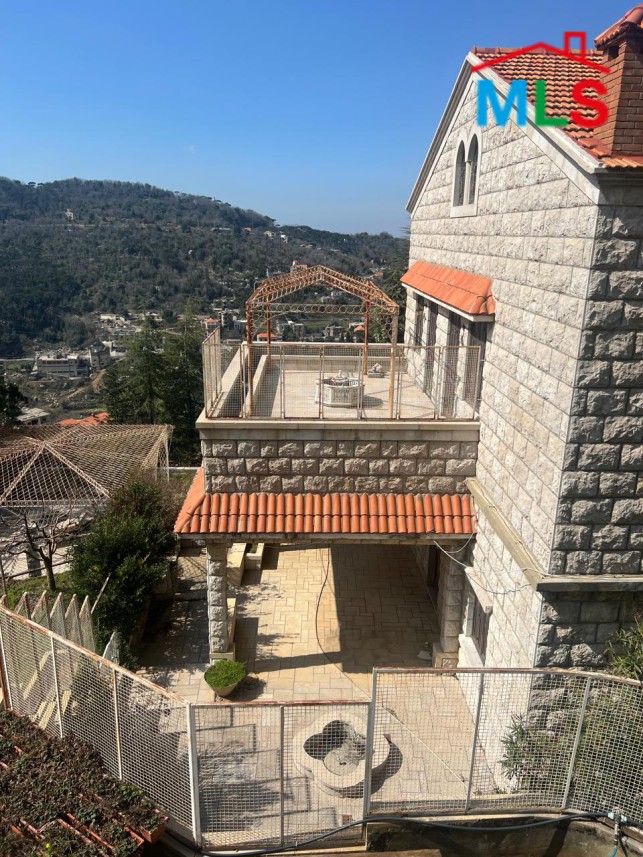 A Lebanese House For Rent in Khenchara