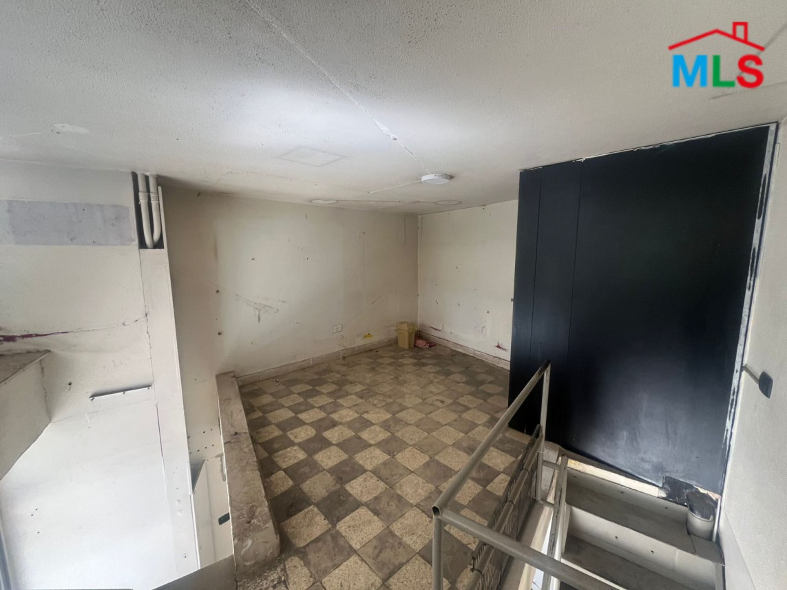 27 SQM Shop For Rent in Achrafieh, Sioufi