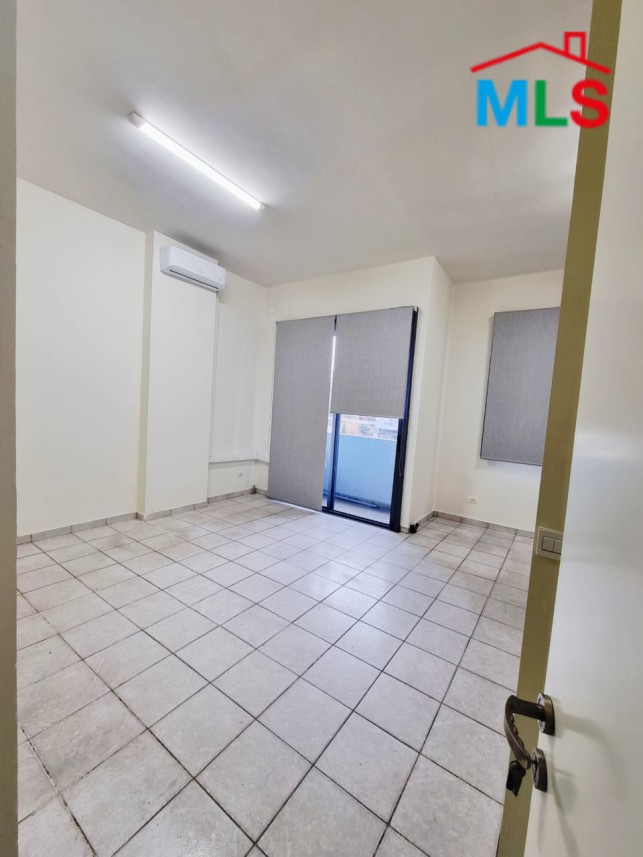 A 65 SQM Office For Rent in Jdeideh