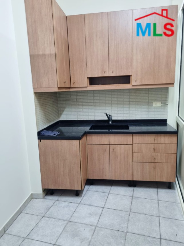 A 65 SQM Office For Rent in Jdeideh