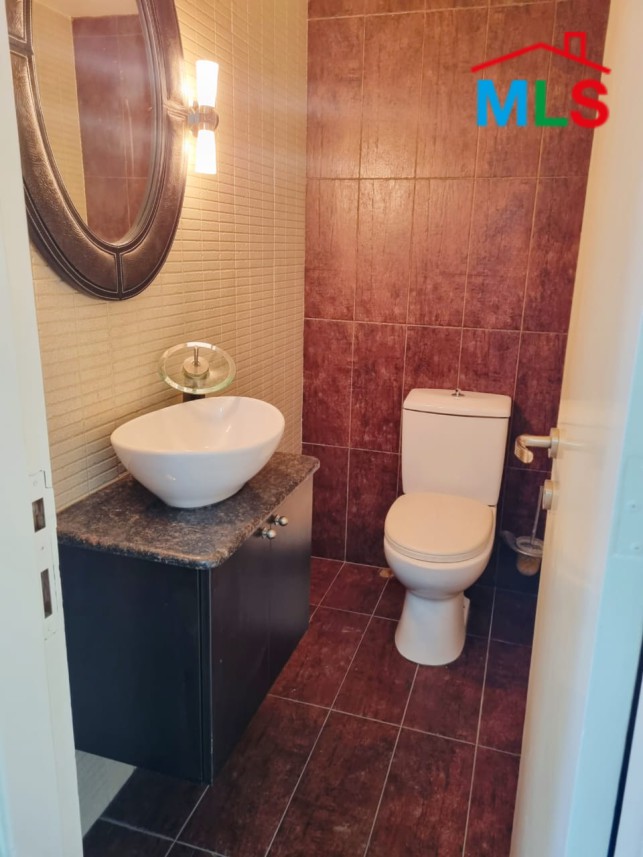 A 65 SQM Office For Rent in Jdeideh