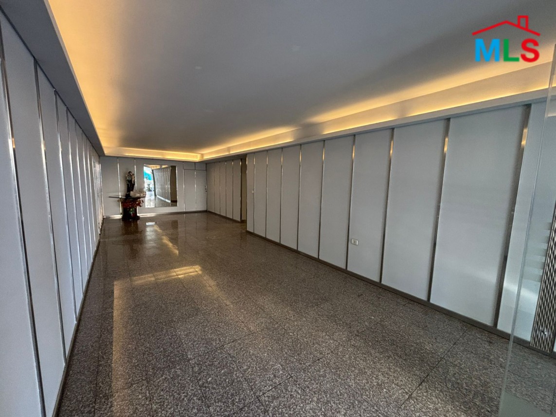 A 160 SQM Office For Rent in Zalka