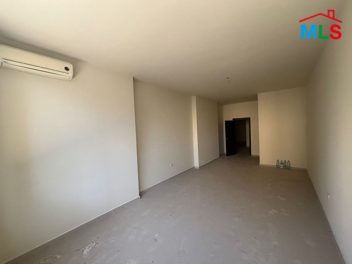 A 160 SQM Office For Rent in Zalka
