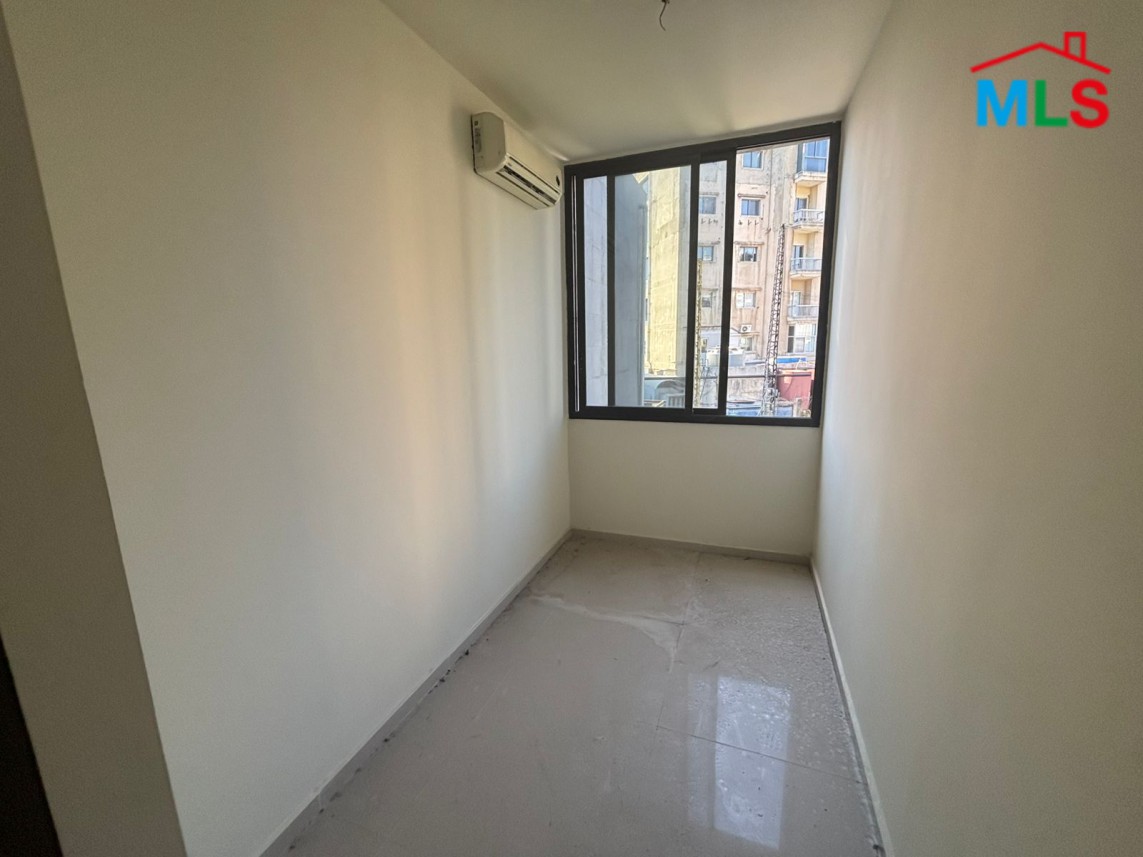 A 160 SQM Office For Rent in Zalka