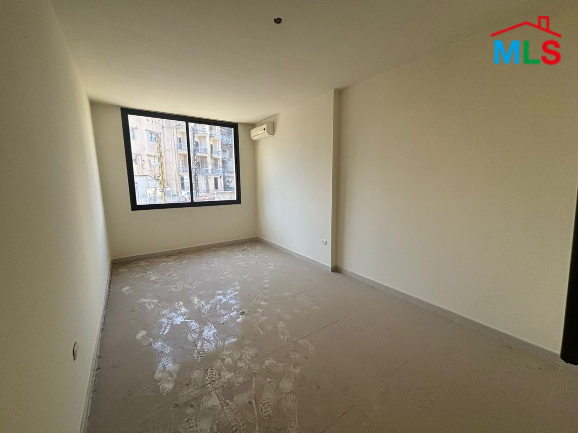A 160 SQM Office For Rent in Zalka