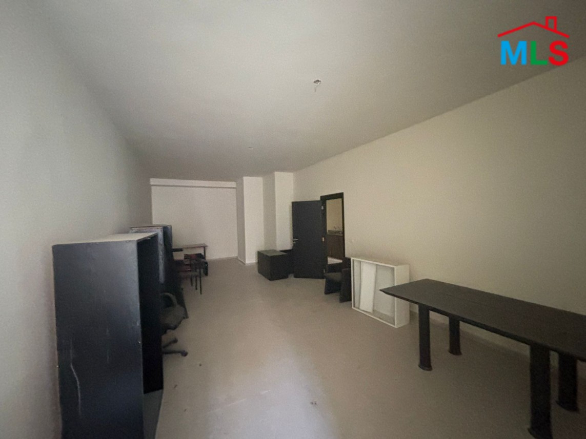 A 160 SQM Office For Rent in Zalka