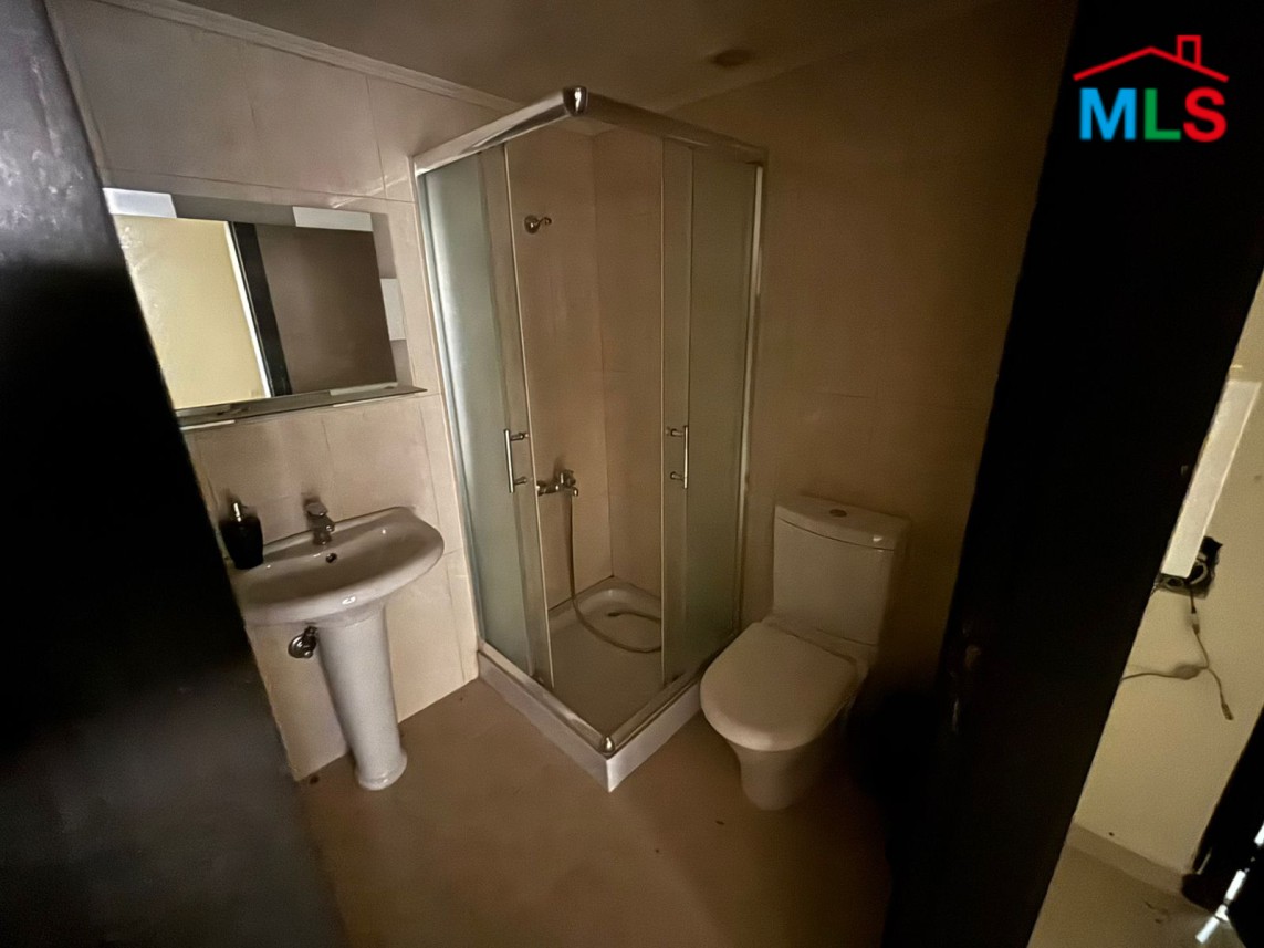 A 160 SQM Office For Rent in Zalka