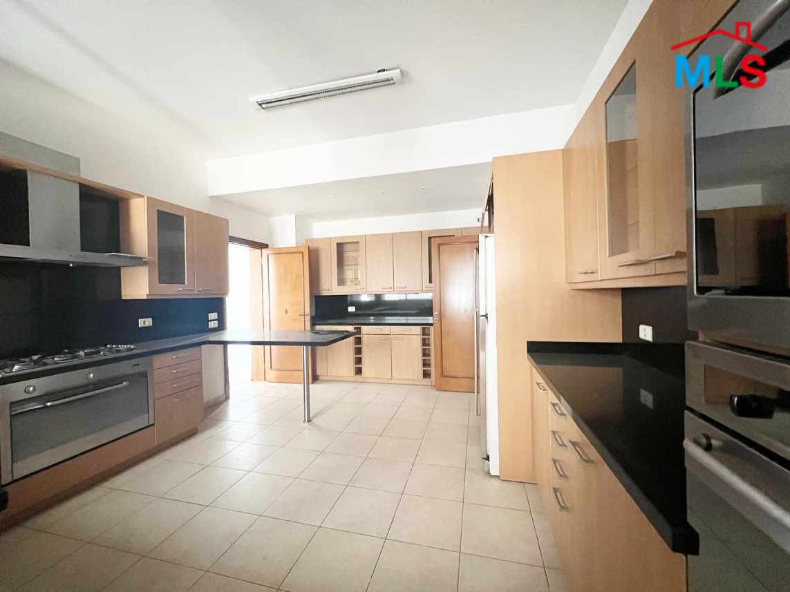 4-Bedroom Apartment For Rent in Achrafieh, Carré D'or